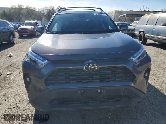 2022 Toyota RAV4 XLE Premium with VIN 2T3C1RFV1NC204487, listed as a Copart auction lot 86900914 with 32,679 mi miles and Salvage title. Bid and sale history available at DreamBid. Image 5.