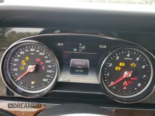 2019 Mercedes-Benz E 300 with VIN WDDZF4KB2KA600498, listed as a Copart auction lot 55762695 with 96,796 mi miles and Clean Title. Bid and sale history available at DreamBid. Image 9.