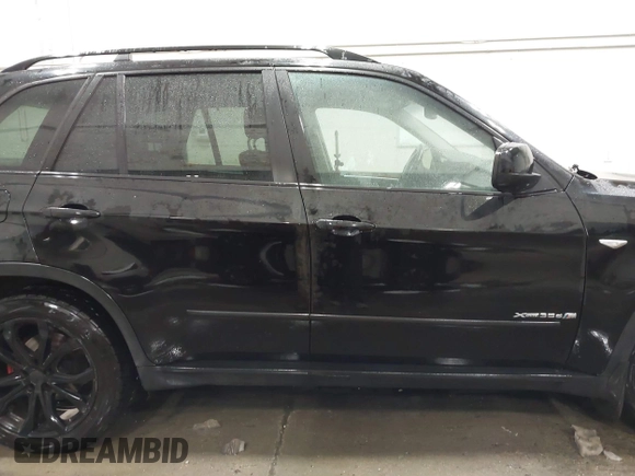 2012 BMW X5 35d z VIN 5UXZW0C58CL671740, wystawiony jako IAAI lot #41158203 z przebiegiem 97 451 mil mil oraz . Historia ofert i sprzedaży dostępna na DreamBid. Obrazek 14.