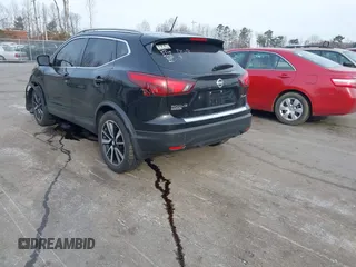 2017 Nissan Rogue Sport SL with VIN JN1BJ1CR1HW131942, listed as a IAAI auction lot 41784228 with 70,660 mi miles. Bid and sale history available at carsss.com. Image 3.