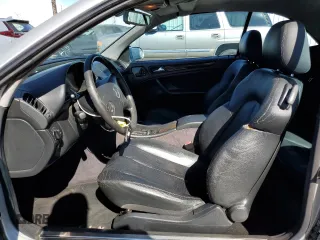 2000 Mercedes-Benz CLK 320/430 z VIN WDBLK70G8YT033575, wystawiony jako Copart lot #44710915 z przebiegiem 157 198 mil mil oraz Szkoda całkowita • Salvage title. Historia ofert i sprzedaży dostępna na DreamBid. Obrazek 7.