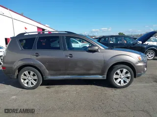 2013 Mitsubishi Outlander SE with VIN JA4JT3AW5DU020110, listed as a IAAI auction lot 41738969 with 125,246 mi miles. Bid and sale history available at carsss.com. Image 13.