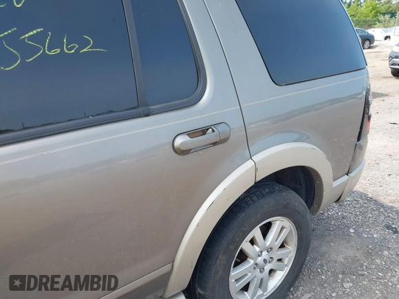 2006 Ford Explorer Eddie Bauer z VIN 1FMEU74E26ZA24051, wystawiony jako IAAI lot #42408717 z przebiegiem Nie podano mil oraz . Historia ofert i sprzedaży dostępna na DreamBid. Obrazek 6.