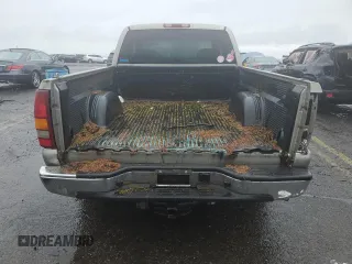 2002 Chevrolet Silverado 1500 LS with VIN 2GCEC19W321137001, listed as a Copart auction lot 57033585 with 132,877 mi miles and Clean Title. Bid and sale history available at DreamBid. Image 6.
