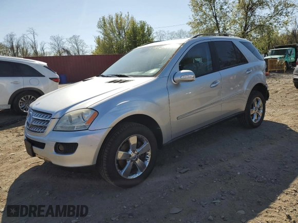 2006 Mercedes-Benz M 500 z VIN 4JGBB75E96A023923, wystawiony jako Copart lot #52966925 z przebiegiem 129 575 mil mil oraz Szkoda całkowita • Salvage title. Historia ofert i sprzedaży dostępna na DreamBid. Obrazek 1.