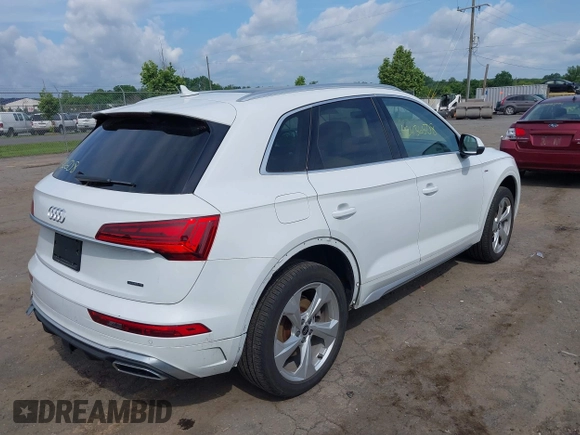 2023 Audi Q5 S line Premium Plus z VIN WA1EAAFY9P2148081, wystawiony jako IAAI lot #42436508 z przebiegiem 25 877 mil mil oraz . Historia ofert i sprzedaży dostępna na DreamBid. Obrazek 4.