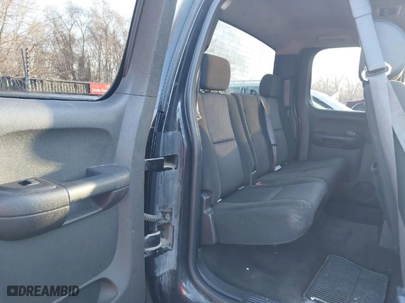 2011 Chevrolet Silverado 1500 LT with VIN 1GCRCSE06BZ300806, listed as a IAAI auction lot 41717597 with 153,697 mi miles. Bid and sale history available at carsss.com. Image 8.