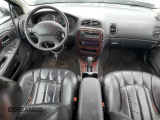 2000 Chrysler Concorde LXi z VIN 2C3HD36J4YH290067, wystawiony jako Copart lot #73801754 z przebiegiem 145 972 mil mil oraz Tytuł czysty. Historia ofert i sprzedaży dostępna na DreamBid. Obrazek 8.