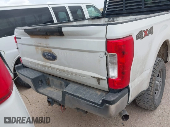 2019 Ford F-250 XL with VIN 1FT7W2B68KEE64279, listed as a IAAI auction lot 42523550 with 296,849 mi miles and . Bid and sale history available at DreamBid. Image 15.
