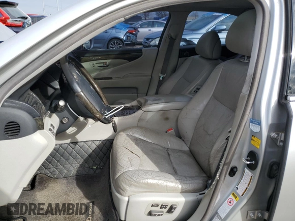 2010 Lexus LS 460 z VIN JTHCL5EFXA5005742, wystawiony jako Copart lot #43464855 z przebiegiem 225 906 mil mil oraz Czysty tytuł • Clean title. Historia ofert i sprzedaży dostępna na DreamBid. Obrazek 7.