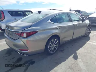 2019 Lexus ES with VIN 58ABZ1B15KU025163, listed as a IAAI auction lot 41890309 with 1 mi miles. Bid and sale history available at carsss.com. Image 4.