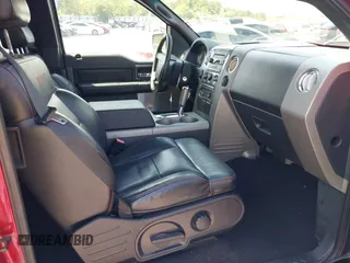2007 Ford F-150 XL z VIN 1FTPX12V37NA85082, wystawiony jako IAAI lot #42354278 z przebiegiem 224 236 mil mil oraz . Historia ofert i sprzedaży dostępna na DreamBid. Obrazek 5.