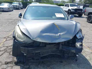 2014 Hyundai Elantra SE z VIN KMHDH4AE5EU118200, wystawiony jako IAAI lot #42178781 z przebiegiem 90 933 mil mil oraz . Historia ofert i sprzedaży dostępna na DreamBid. Obrazek 13.