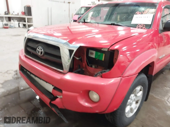 2006 Toyota Tacoma with VIN 5TEUU42N56Z312457, listed as a IAAI auction lot 41413847 with 82,944 mi miles. Bid and sale history available at carsss.com. Image 6.