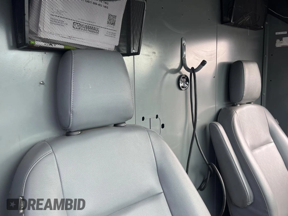 2018 Ford Transit with VIN 1FTRS4XG7JKA92189, listed as a Copart auction lot 44176055 with 136,292 mi miles and Clean Title. Bid and sale history available at carsss.com. Image 6.