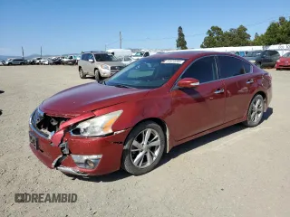 2015 Nissan Altima SV z VIN 1N4AL3AP2FC133901, wystawiony jako Copart lot #57673285 z przebiegiem 222 038 mil mil oraz Szkoda całkowita • Salvage title. Historia ofert i sprzedaży dostępna na DreamBid. Obrazek 1.