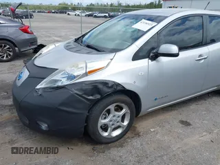 2012 Nissan LEAF SL with VIN JN1AZ0CP0CT018121, listed as a IAAI auction lot 42156923 with 116,605 mi miles. Bid and sale history available at carsss.com. Image 17.