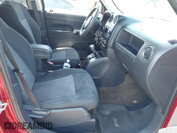 2016 Jeep Patriot Sport SE z VIN 1C4NJPBA8GD676815, wystawiony jako IAAI lot #42314216 z przebiegiem 150 564 mil mil oraz . Historia ofert i sprzedaży dostępna na DreamBid. Obrazek 5.