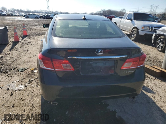 2012 Lexus ES 330 z VIN JTHBK1EG3C2496952, wystawiony jako Copart lot #53044695 z przebiegiem 119 697 mil mil oraz Nie do naprawy • Non repairable. Historia ofert i sprzedaży dostępna na DreamBid. Obrazek 6.