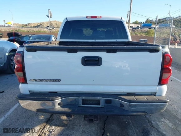 2006 Chevrolet Silverado 1500 LT1 with VIN 2GCEC13TX61114030, listed as a IAAI auction lot 41805974 with 300,118 mi miles. Bid and sale history available at carsss.com. Image 17.