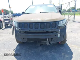 2019 Jeep Compass Latitude with VIN 3C4NJCBB9KT613016, listed as a IAAI auction lot 42570739 with 41,944 mi miles and . Bid and sale history available at DreamBid. Image 6.