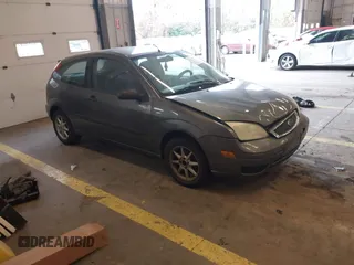 2006 Ford Focus S z VIN 1FAHP31N76W213257, wystawiony jako IAAI lot #41563138 z przebiegiem Nie podano mil oraz . Historia ofert i sprzedaży dostępna na DreamBid. Obrazek 1.