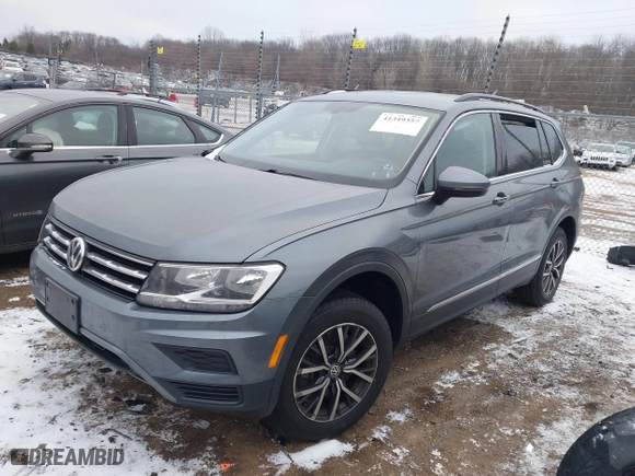 2020 Volkswagen Tiguan SE with VIN 3VV2B7AX7LM066135, listed as a IAAI auction lot 41349357 with 106,575 mi miles. Bid and sale history available at carsss.com. Image 17.
