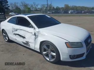 2012 Audi A5 Premium Plus z VIN WAULFAFR9CA021822, wystawiony jako IAAI lot #41984636 z przebiegiem 114 578 mil mil oraz . Historia ofert i sprzedaży dostępna na DreamBid. Obrazek 1.