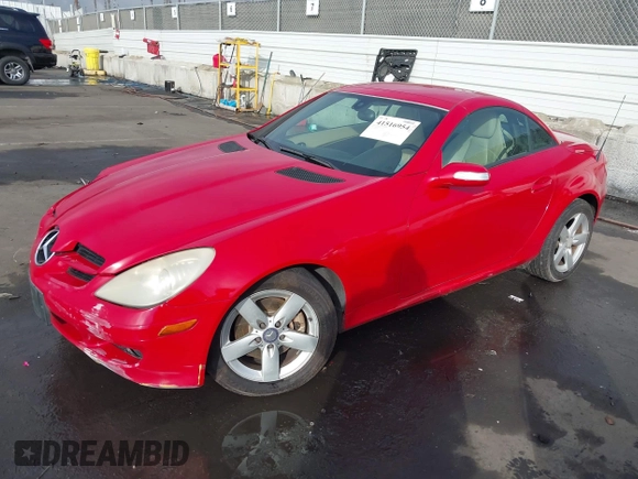 2008 Mercedes-Benz SLK-Class 3.0L with VIN WDBWK54F58F177151, listed as a IAAI auction lot 41516954 with 201,431 mi miles. Bid and sale history available at carsss.com. Image 17.