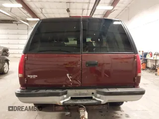 1999 GMC Yukon with VIN 1GKEK13R3XJ700930, listed as a IAAI auction lot 40915481 with 249,773 mi miles. Bid and sale history available at carsss.com. Image 16.