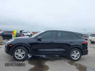 2016 Porsche Cayenne z VIN WP1AA2A29GLA00762, wystawiony jako IAAI lot #41963152 z przebiegiem 60 503 mil mil oraz . Historia ofert i sprzedaży dostępna na DreamBid. Obrazek 15.