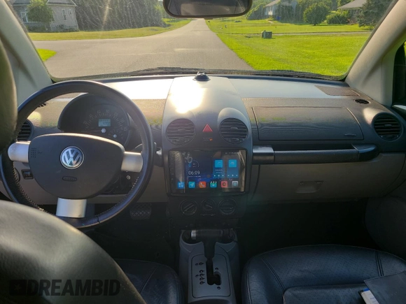 2005 Volkswagen Beetle GLS with VIN 3VWCM31Y35M368133, listed as a Copart auction lot 64895155 with 70,954 mi miles and Clean title. Bid and sale history available at DreamBid. Image 9.
