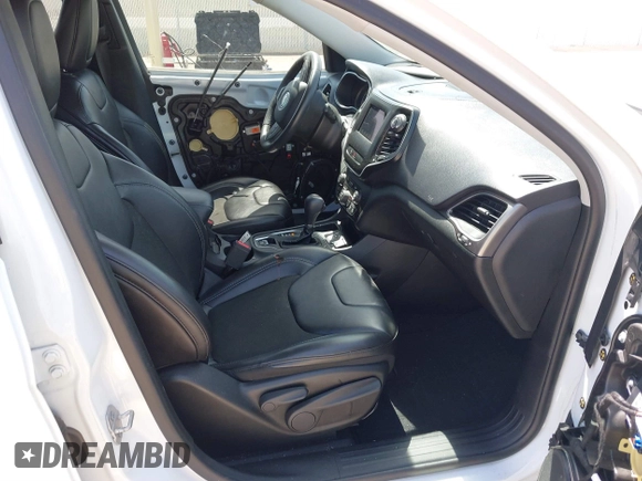 2019 Jeep Cherokee Latitude Plus with VIN 1C4PJLLB5KD301109, listed as a IAAI auction lot 41858478 with 52,647 mi miles and . Bid and sale history available at DreamBid. Image 5.