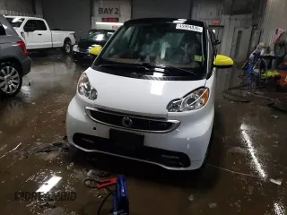 2014 Smart fortwo Pure z VIN WMEEJ3BA8EK740970, wystawiony jako Copart lot #45994035 z przebiegiem 44 787 mil mil oraz Szkoda całkowita • Salvage title. Historia ofert i sprzedaży dostępna na DreamBid. Obrazek 14.