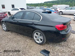 2017 BMW 3 Series 330i с VIN WBA8B9G54HNU48756, выставлен на аукционе IAAI как лот 42464818 с пробегом 82 871 миль миль и . История ставок и продаж доступна на DreamBid. Изображение 3.