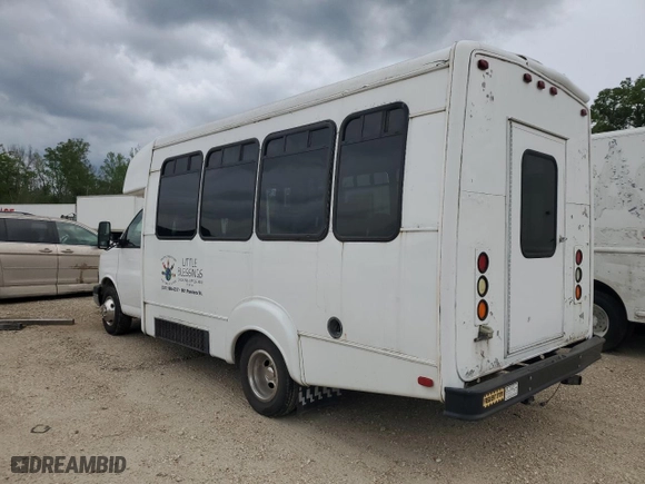 2007 Chevrolet Express Commercial Cutaway C7L DRW with VIN 1GBJG31U671234848, listed as a Copart auction lot 50197555 with 97,869 mi miles and Salvage Title. Bid and sale history available at carsss.com. Image 2.