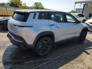 2023 Fisker Ocean One z VIN VCF1ZBU28PG006017, wystawiony jako Copart lot #68742314 z przebiegiem 4598 mil mil oraz Szkody całkowita. Historia ofert i sprzedaży dostępna na DreamBid. Obrazek 3.