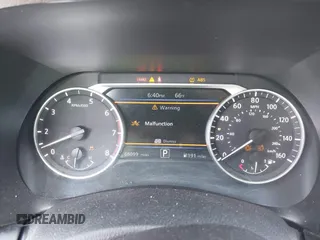 2020 Nissan Sentra SV z VIN 3N1AB8CV7LY270036, wystawiony jako IAAI lot #42323645 z przebiegiem 68 099 mil mil oraz . Historia ofert i sprzedaży dostępna na DreamBid. Obrazek 7.