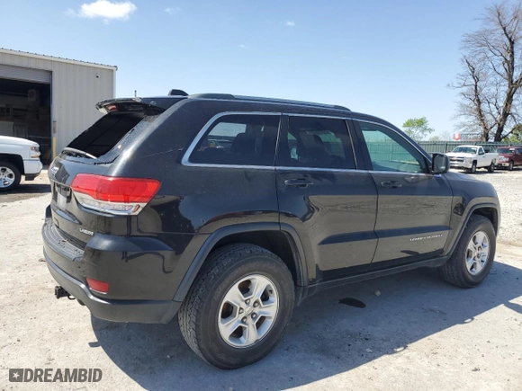 2015 Jeep Grand Cherokee Laredo with VIN 1C4RJFAG9FC905931, listed as a Copart auction lot 52259525 with 131,438 mi miles and Salvage Title. Bid and sale history available at carsss.com. Image 3.