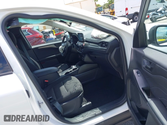 2025 Ford Escape Active z VIN 1FMCU0GN4SUA57229, wystawiony jako IAAI lot #42122877 z przebiegiem 6 119 mil mil oraz . Historia ofert i sprzedaży dostępna na DreamBid. Obrazek 5.