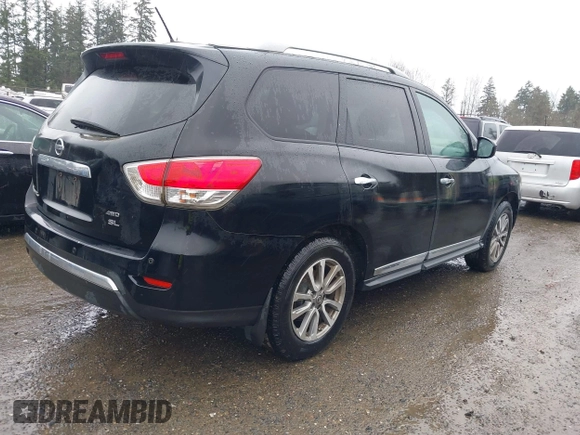 2013 Nissan Pathfinder SV with VIN 5N1AR2MM1DC617748, listed as a IAAI auction lot 41593304 with 175,100 mi miles. Bid and sale history available at carsss.com. Image 4.