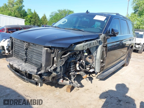 2024 Ford Expedition XLT with VIN 1FMJU1J82REA88242, listed as a IAAI auction lot 42170638 with 2,822 mi miles and . Bid and sale history available at DreamBid. Image 2.