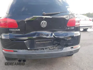 2012 Volkswagen Tiguan SE z VIN WVGAV7AX7CW504391, wystawiony jako IAAI lot #42240604 z przebiegiem 180 330 mil mil oraz . Historia ofert i sprzedaży dostępna na DreamBid. Obrazek 6.