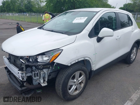 2020 Chevrolet Trax LS with VIN 3GNCJKSB1LL304974, listed as a IAAI auction lot 42428127 with 33,779 mi miles and . Bid and sale history available at DreamBid. Image 2.