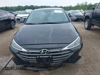 2020 Hyundai Elantra SEL z VIN 5NPD84LF4LH564792, wystawiony jako IAAI lot #42490983 z przebiegiem 32 927 mil mil oraz . Historia ofert i sprzedaży dostępna na DreamBid. Obrazek 13.