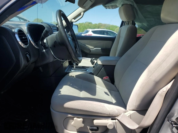 2008 Ford Explorer XLT z VIN 1FMEU63E78UA76898, wystawiony jako Copart lot #51746525 z przebiegiem 138 478 mil mil oraz Szkoda całkowita • Salvage title. Historia ofert i sprzedaży dostępna na DreamBid. Obrazek 7.