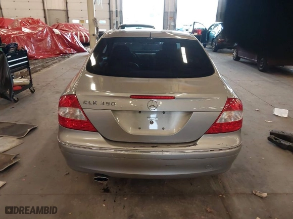 2006 Mercedes-Benz CLK-Class 3.5L with VIN WDBTJ56J46F198271, listed as a IAAI auction lot 40980385 with 92,545 mi miles. Bid and sale history available at carsss.com. Image 17.