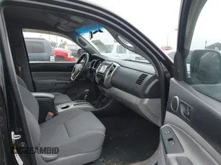 2014 Toyota Tacoma with VIN 3TMLU4EN4EM159363, listed as a IAAI auction lot 41337909 with 123,362 mi miles. Bid and sale history available at carsss.com. Image 5.