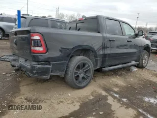 2021 Ram 1500 Big Horn z VIN 1C6SRFFT7MN620430, wystawiony jako Copart lot #43714715 z przebiegiem 111 680 mil mil oraz Szkoda całkowita • Salvage title. Historia ofert i sprzedaży dostępna na DreamBid. Obrazek 3.