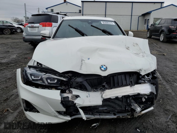 2023 BMW 3 Series 330i xDrive with VIN 3MW89FF0XP8C93020, listed as a Copart auction lot 85686374 with 0 mi miles and Salvage Title. Bid and sale history available at carsss.com. Image 5.